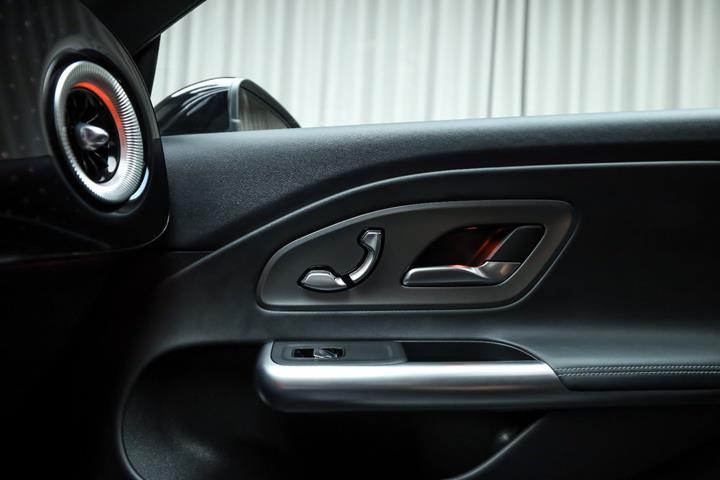 Sort Mercedes CLA250+ fra 2025