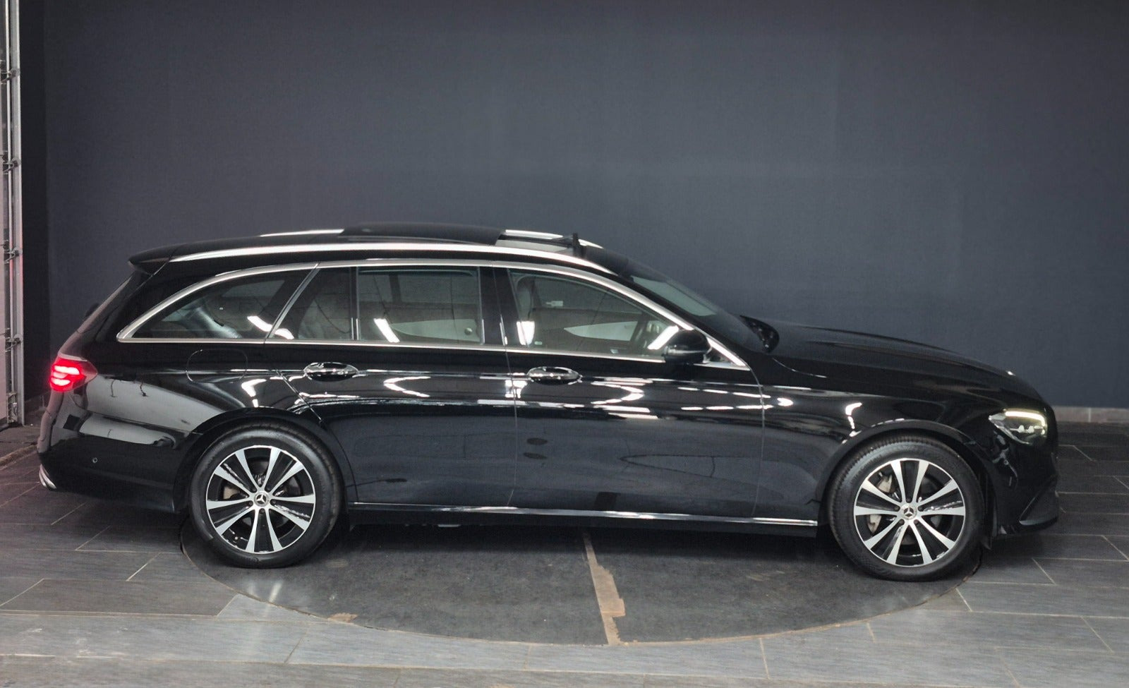 Sort Mercedes E300 e fra 2022