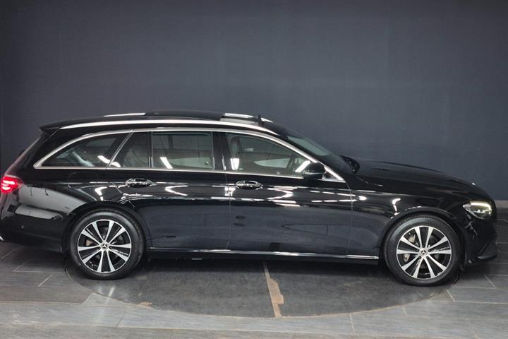 Sort Mercedes E300 e fra 2022