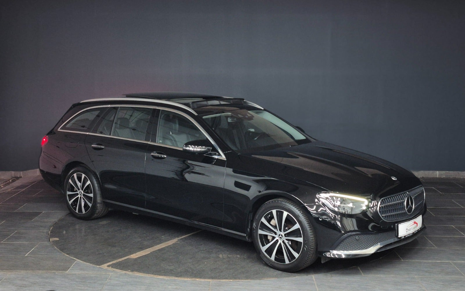 Sort Mercedes E300 e fra 2022