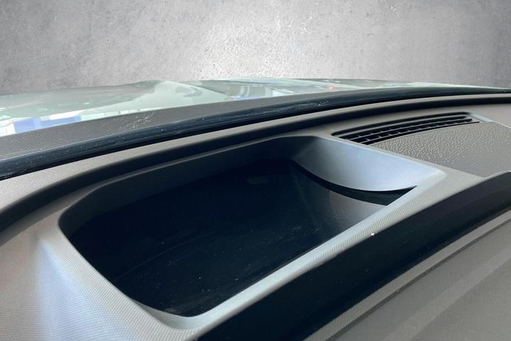 Hvid Skoda Enyaq fra 2023