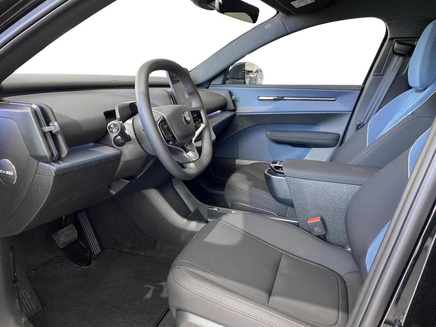 Sort Volvo EX30 Cross Country fra 2025