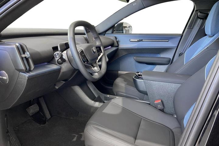 Sort Volvo EX30 Cross Country fra 2025