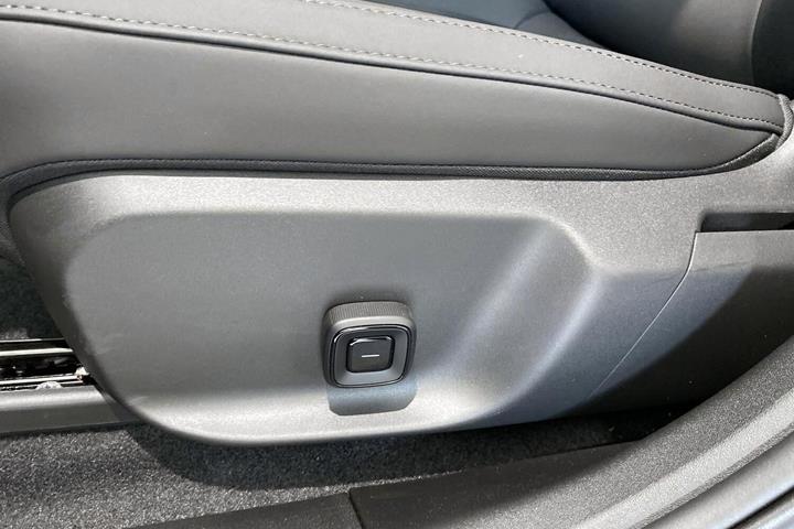Sort Volvo EX30 Cross Country fra 2025