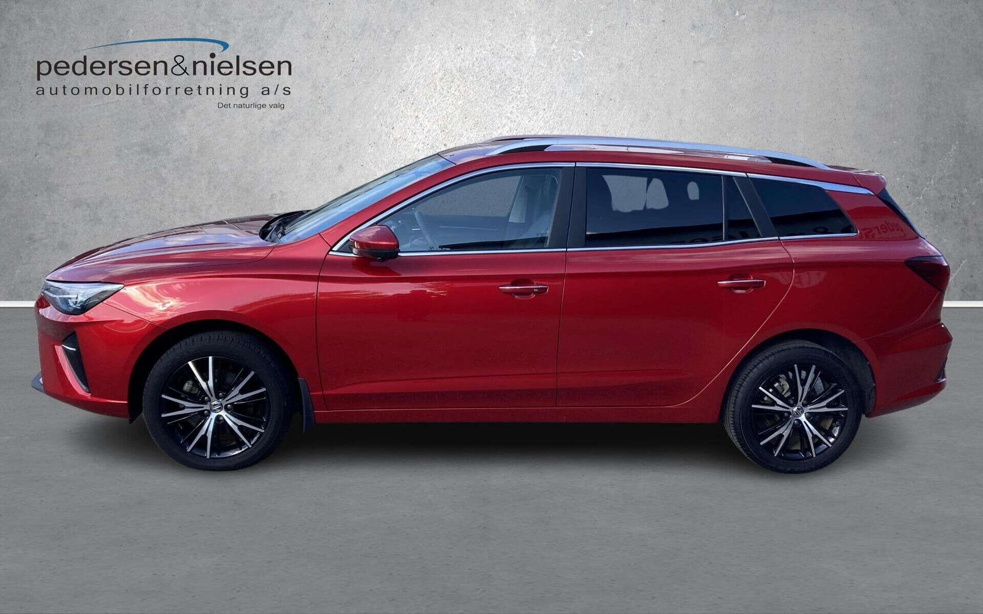 Rød MG MG5 Electric fra 2023