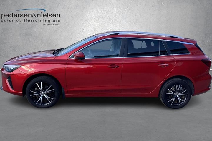 Rød MG MG5 Electric fra 2023