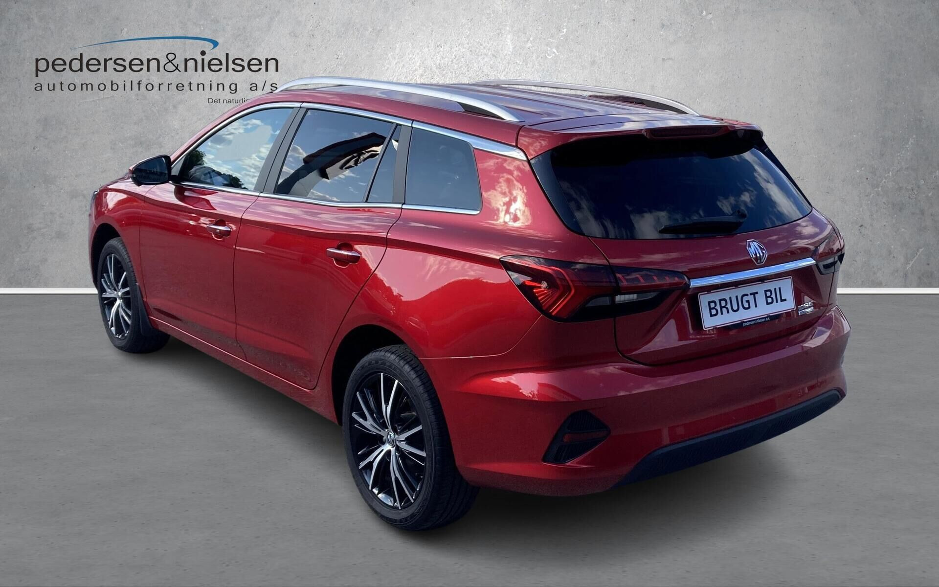 Rød MG MG5 Electric fra 2023