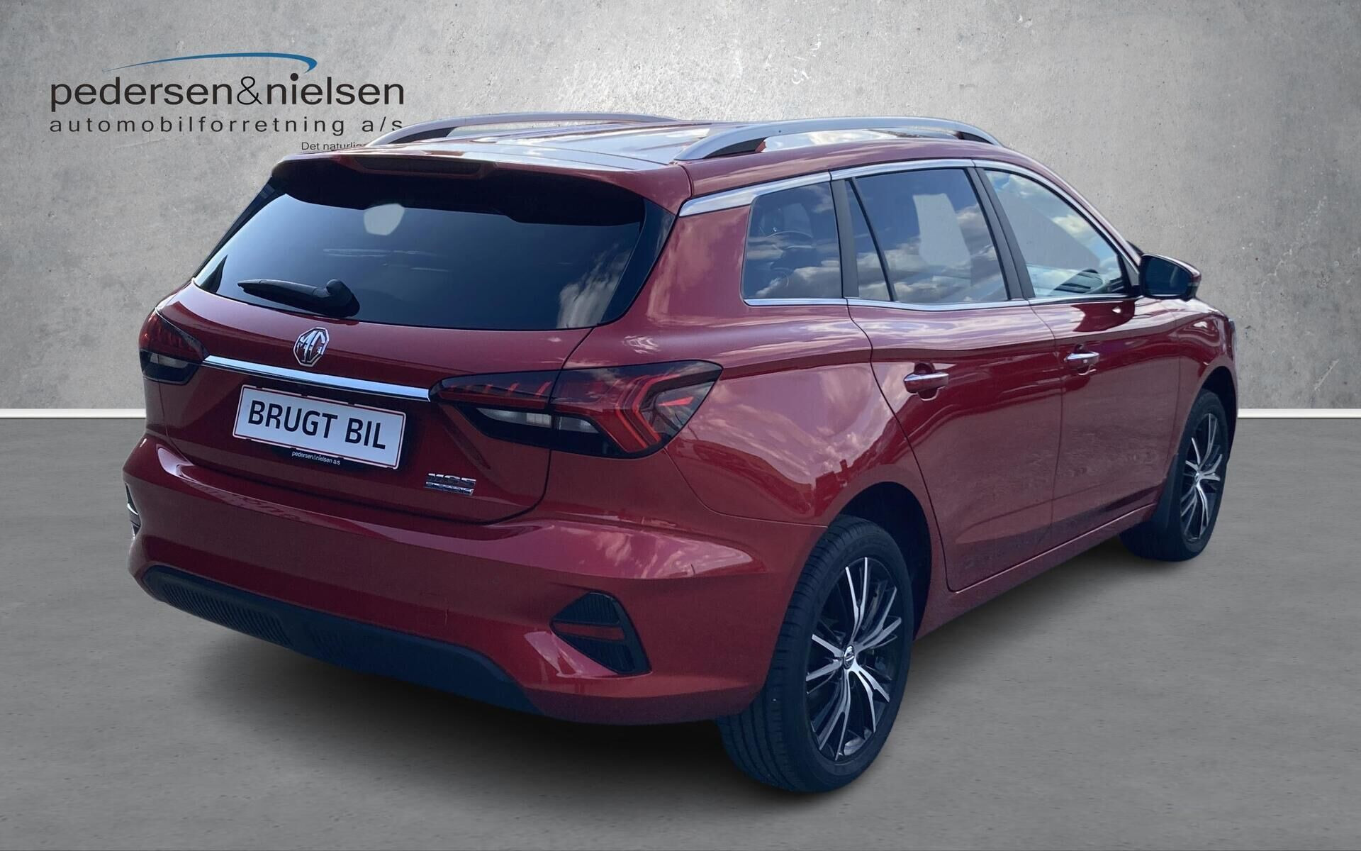 Rød MG MG5 Electric fra 2023
