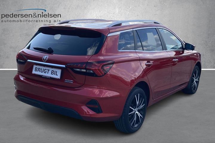 Rød MG MG5 Electric fra 2023