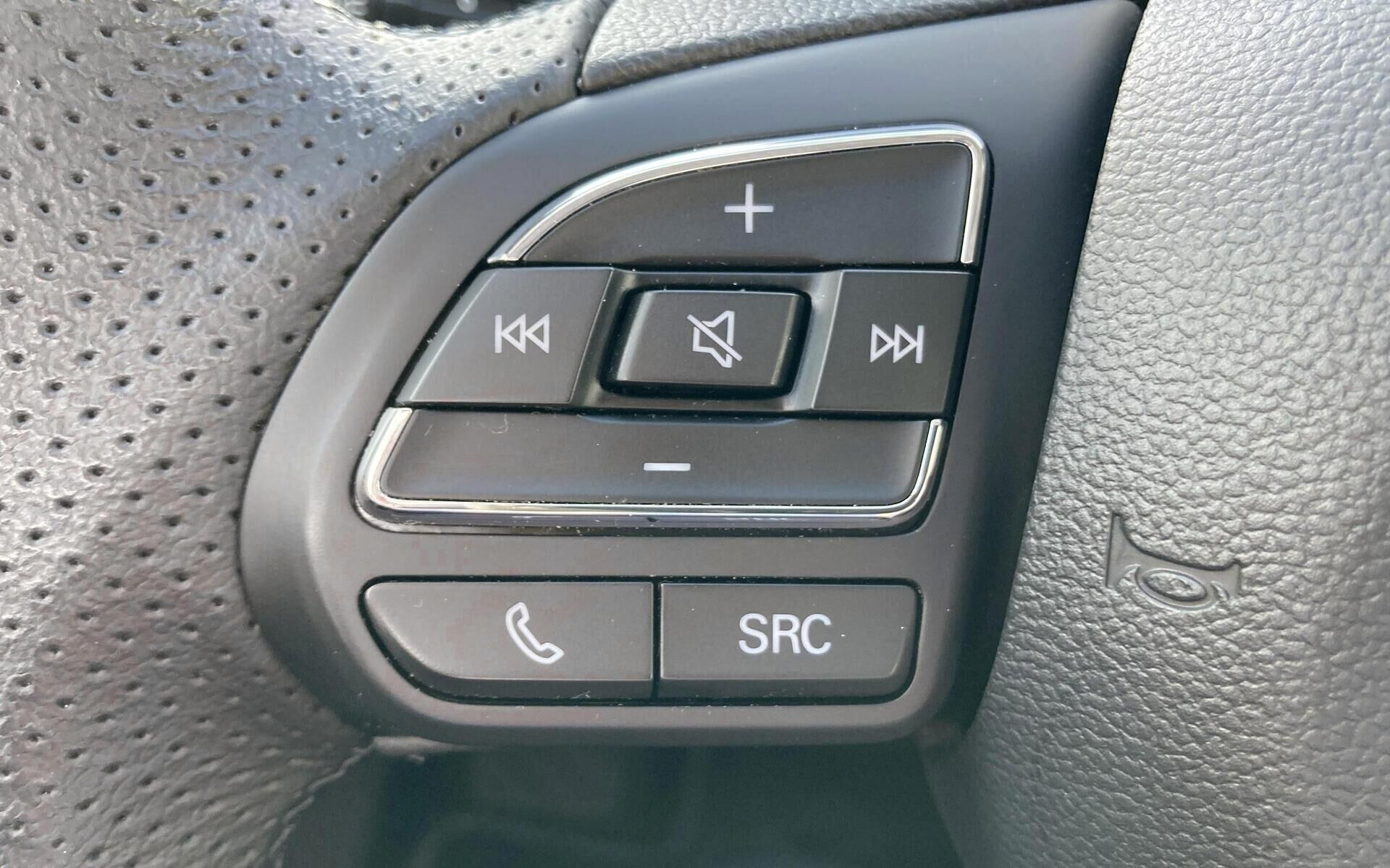 Rød MG MG5 Electric fra 2023