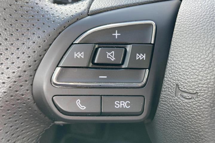 Rød MG MG5 Electric fra 2023