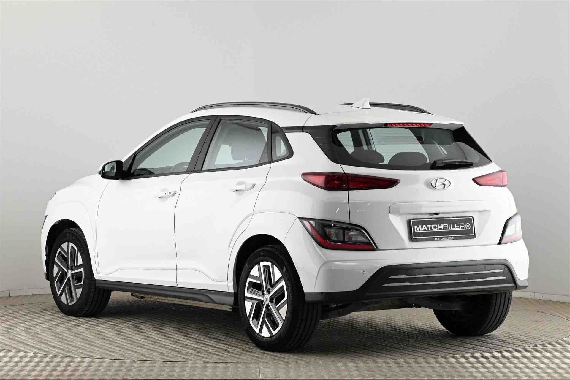Hvid Hyundai Kona fra 2023