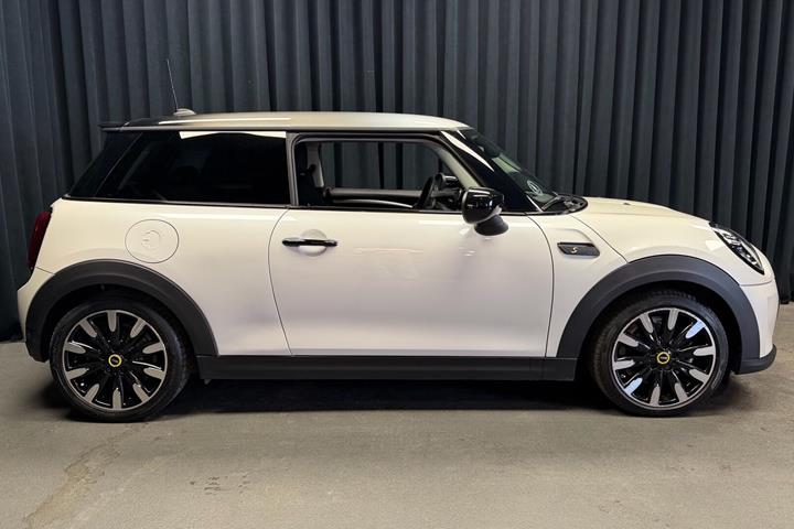 Hvid Mini Cooper fra 2023