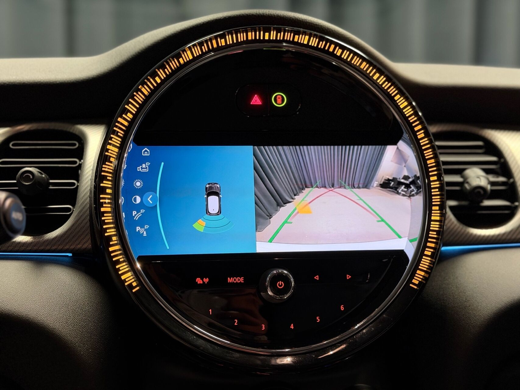 Hvid Mini Cooper fra 2023