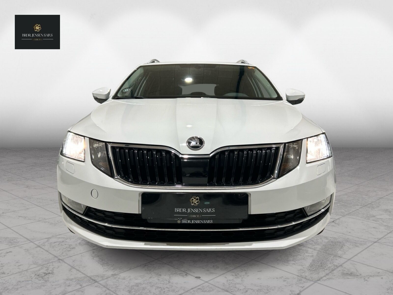 Hvid Skoda Octavia fra 2019