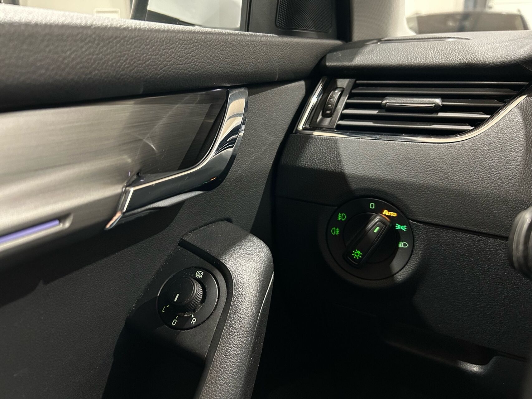 Hvid Skoda Octavia fra 2019