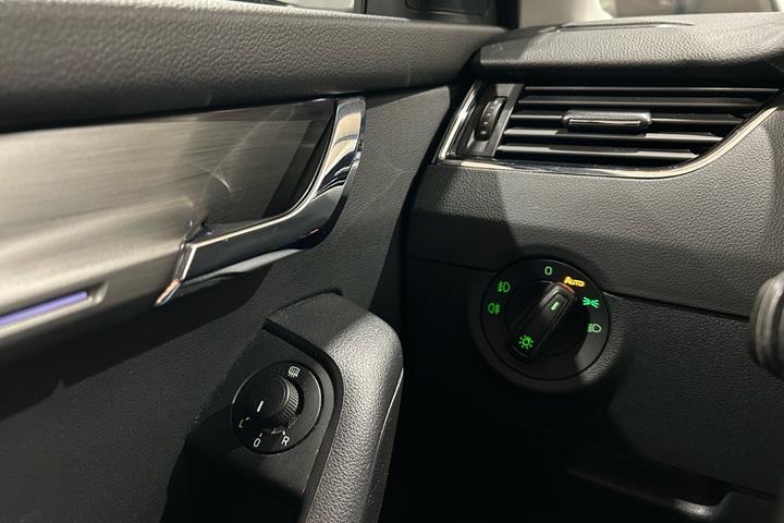 Hvid Skoda Octavia fra 2019