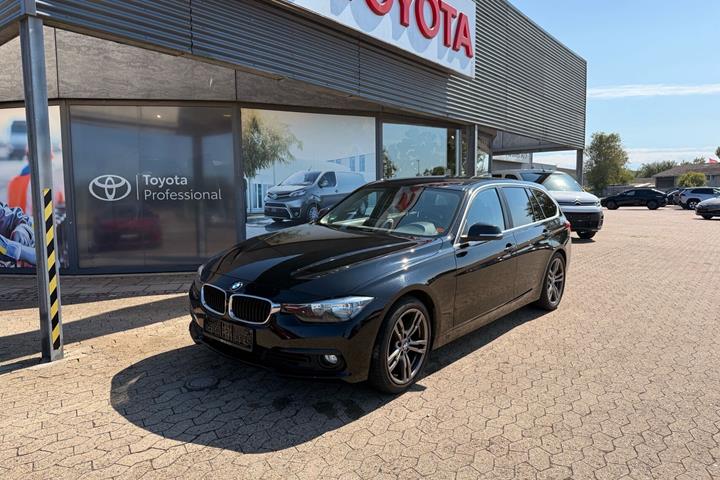 Sort BMW 320i fra 2017