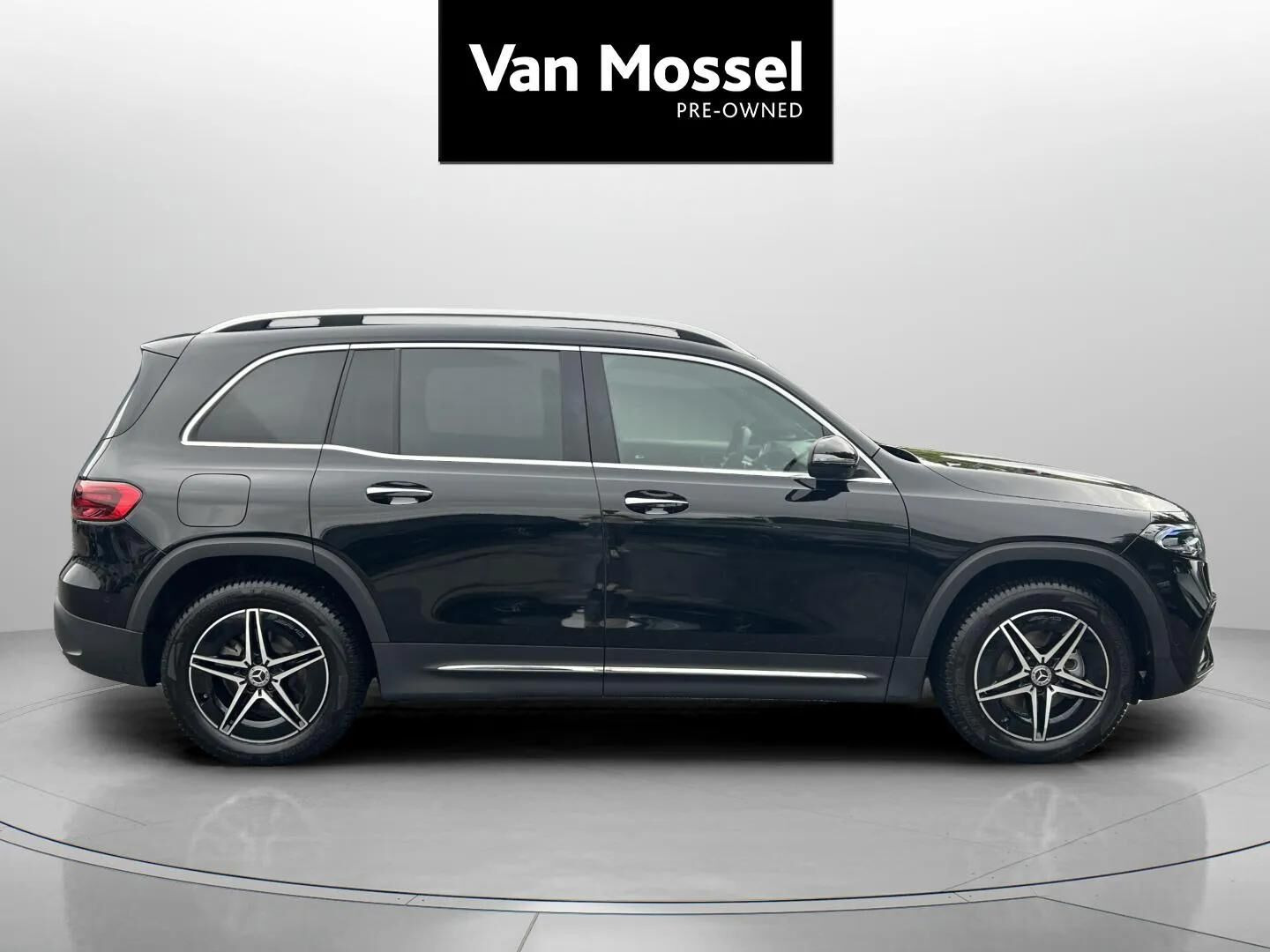 Sort Mercedes EQB 250+ fra 2025