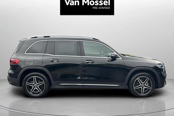 Sort Mercedes EQB 250+ fra 2025