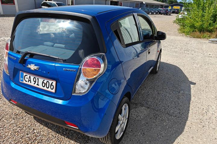 Gul Chevrolet Spark fra 2010
