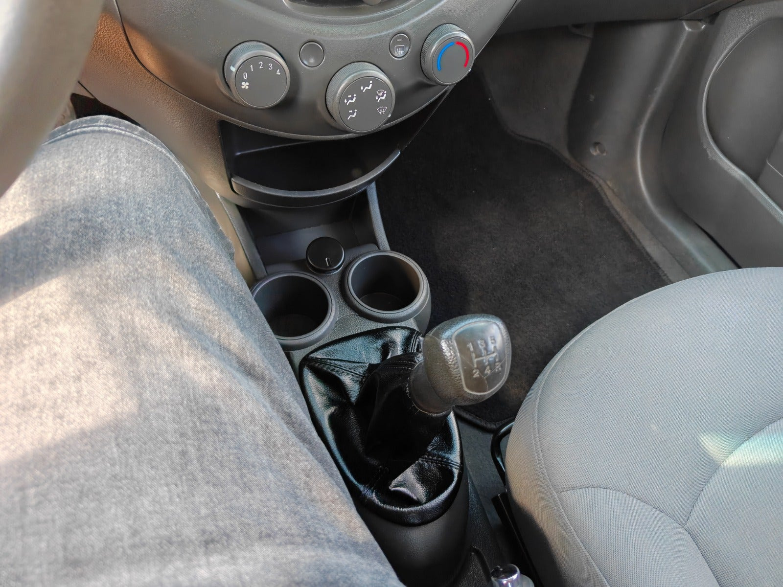 Gul Chevrolet Spark fra 2010