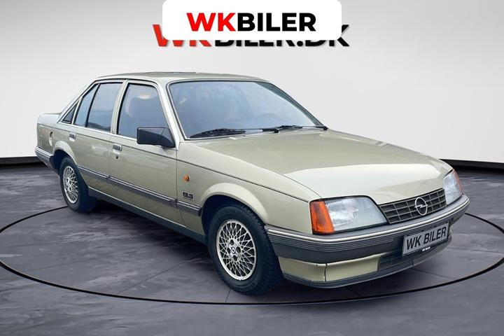 Grøn Opel Rekord fra 1986