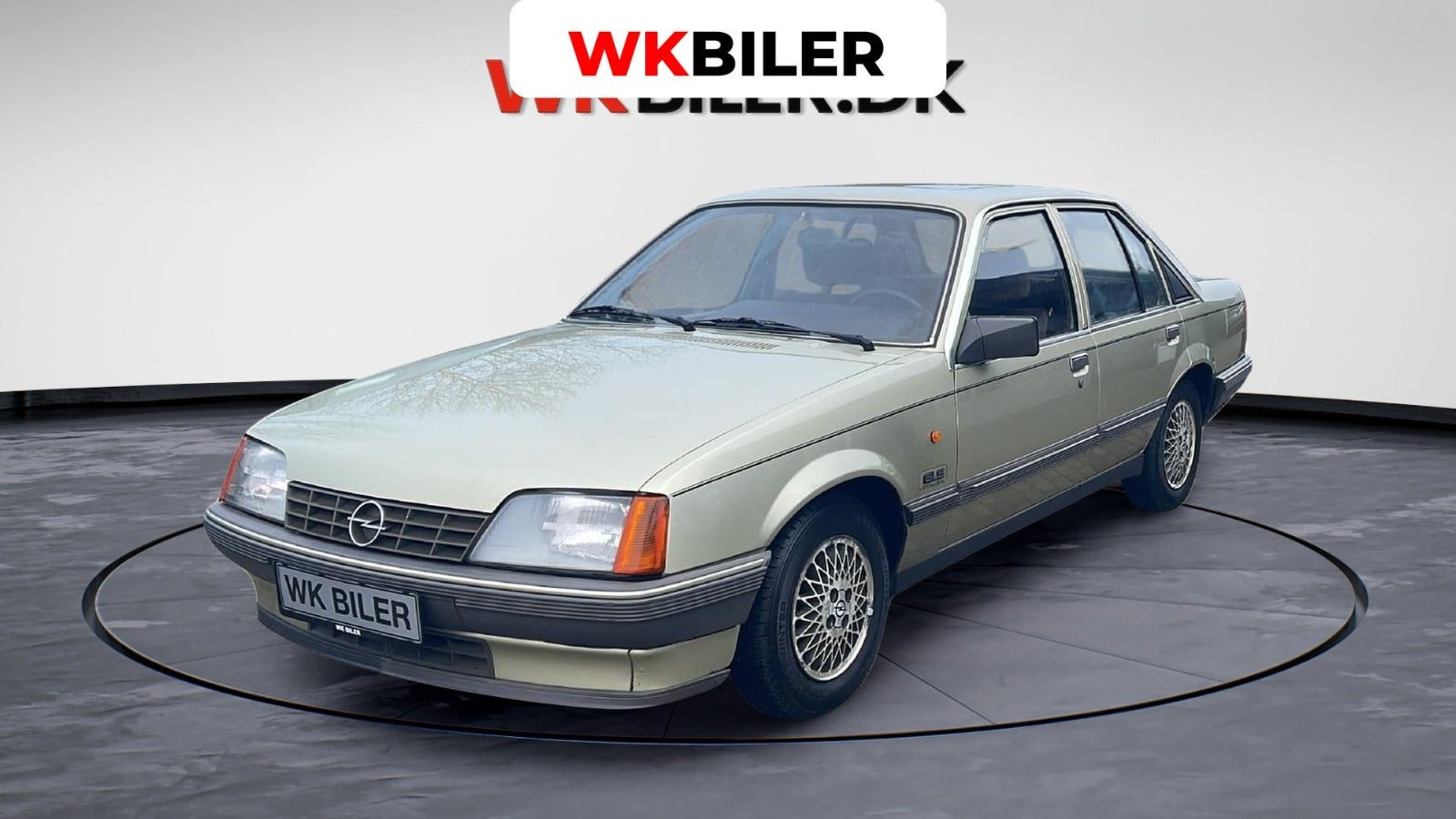 Grøn Opel Rekord fra 1986