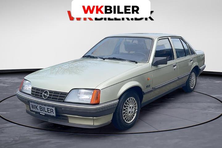 Grøn Opel Rekord fra 1986