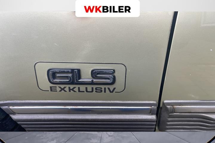 Grøn Opel Rekord fra 1986