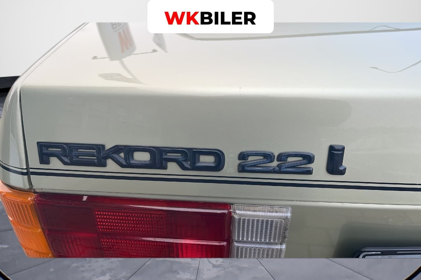 Grøn Opel Rekord fra 1986