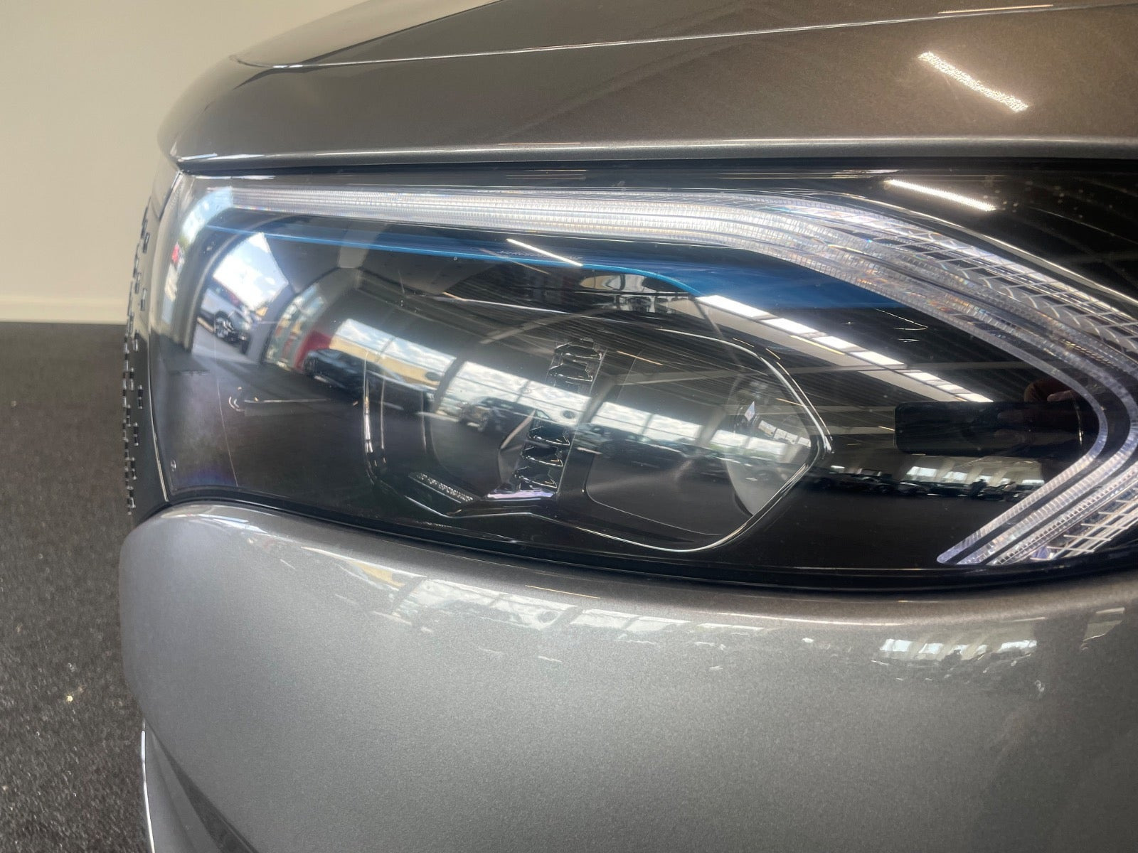 Grå Mercedes EQA250+ fra 2026
