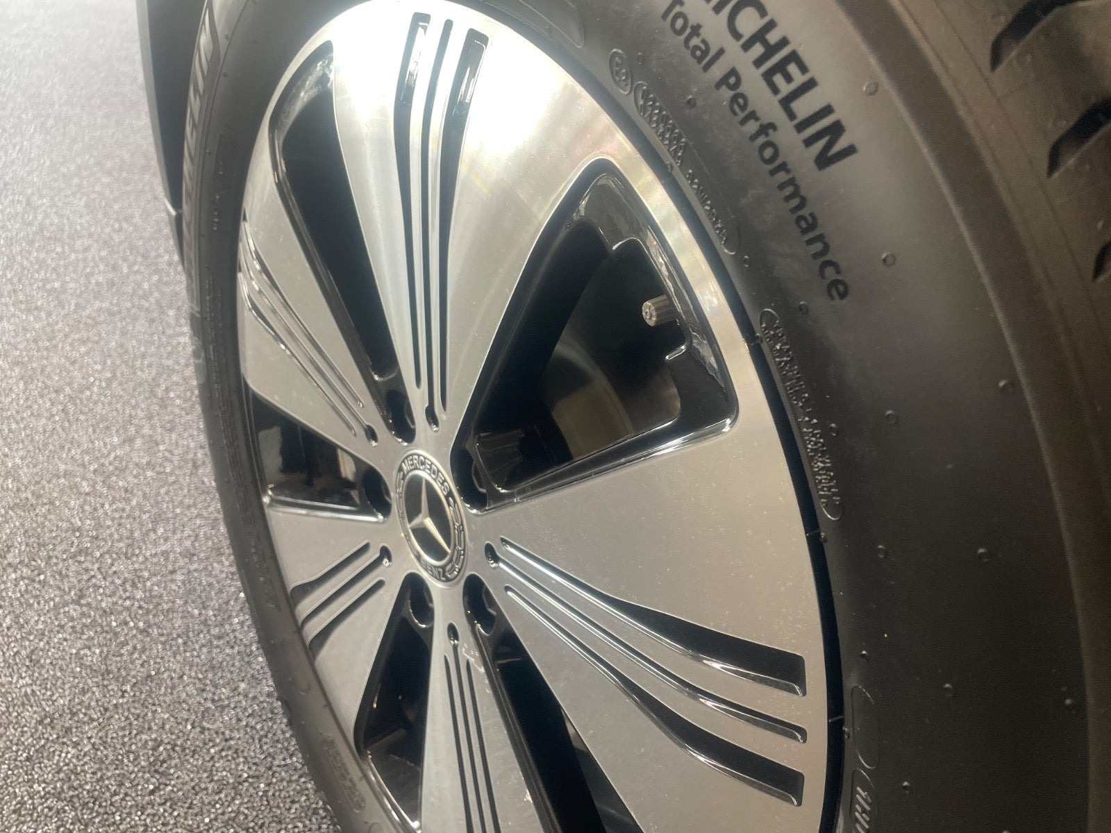 Grå Mercedes EQA250+ fra 2026