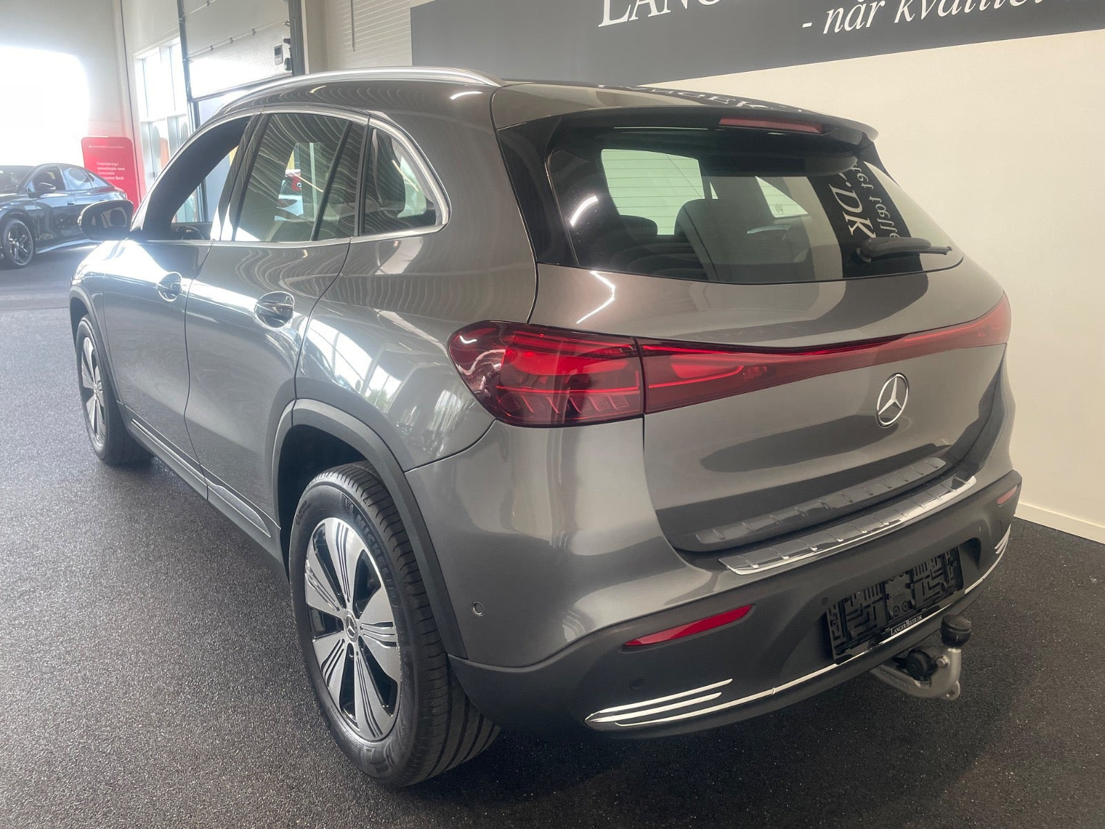 Grå Mercedes EQA250+ fra 2026