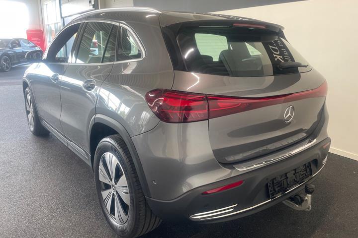 Grå Mercedes EQA250+ fra 2026
