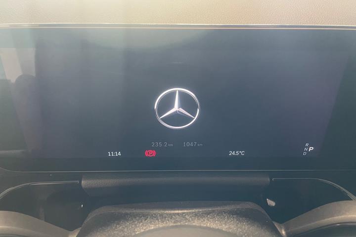 Grå Mercedes EQA250+ fra 2026