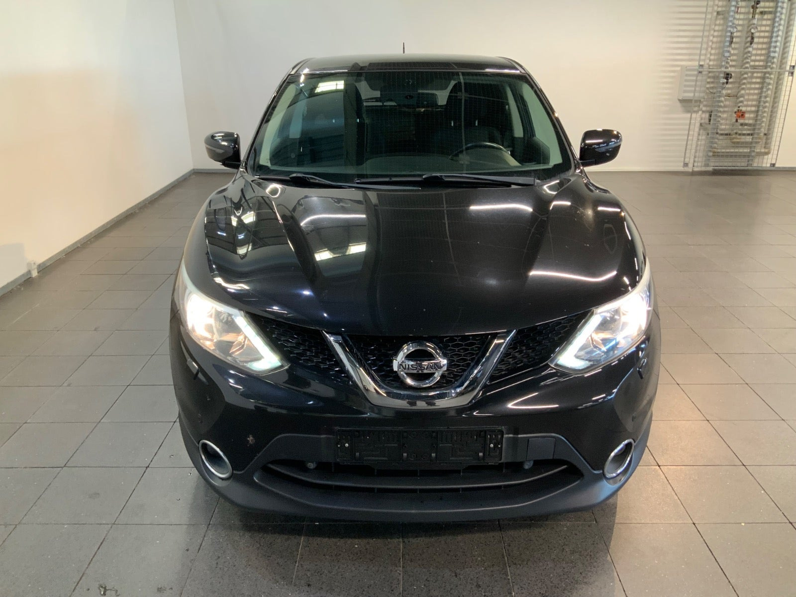 Sort Nissan Qashqai fra 2016