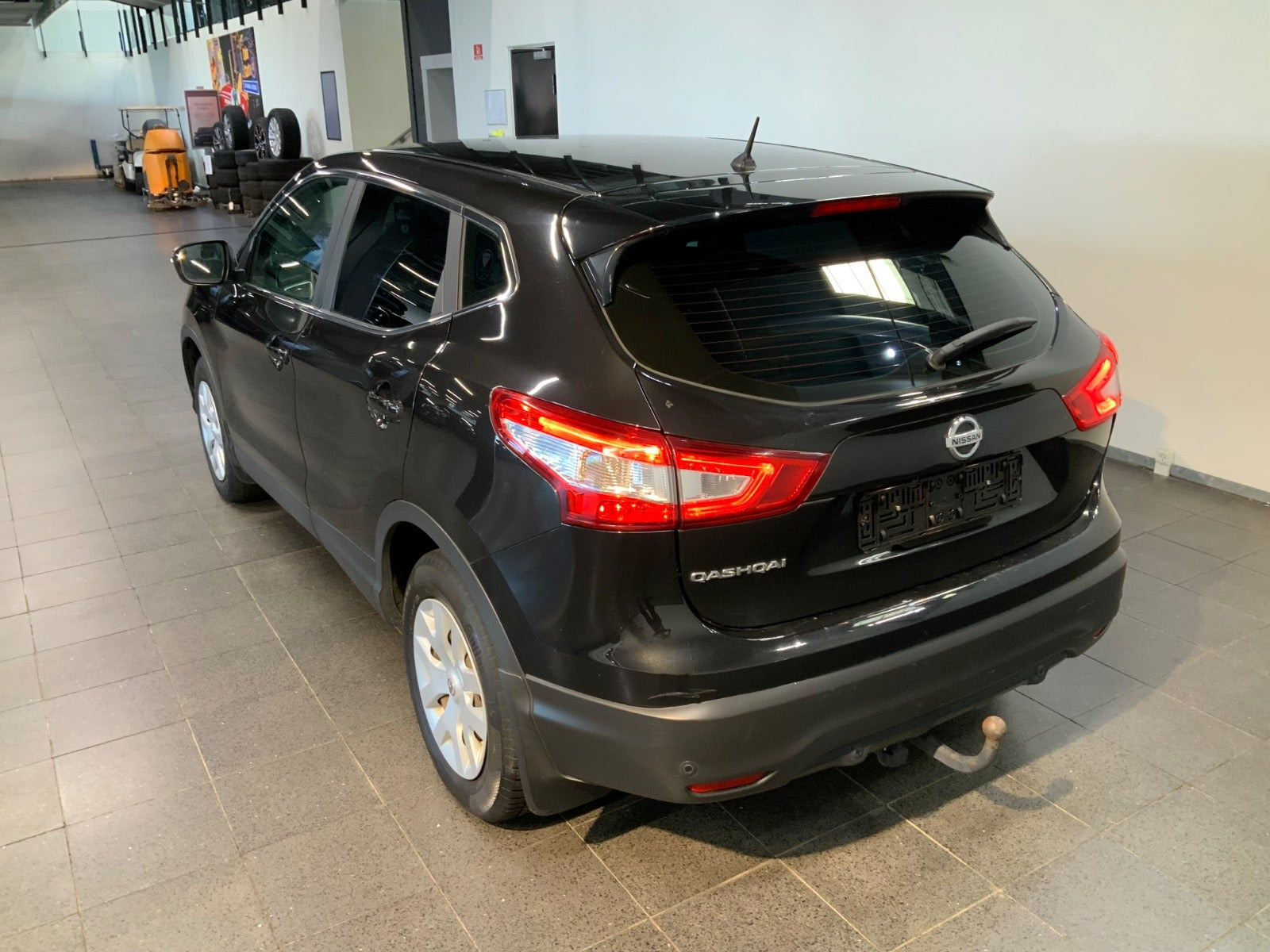 Sort Nissan Qashqai fra 2016