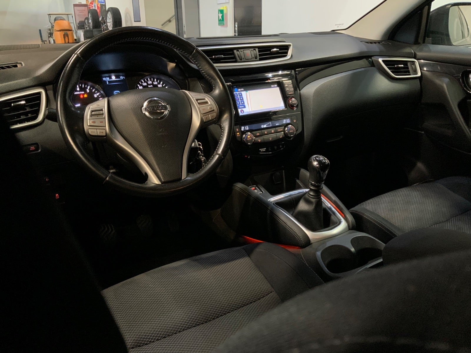 Sort Nissan Qashqai fra 2016