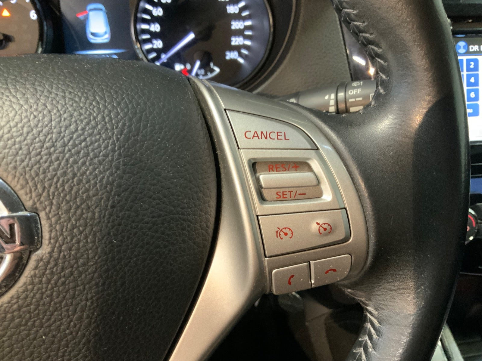 Sort Nissan Qashqai fra 2016