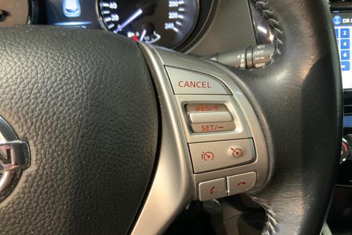 Sort Nissan Qashqai fra 2016
