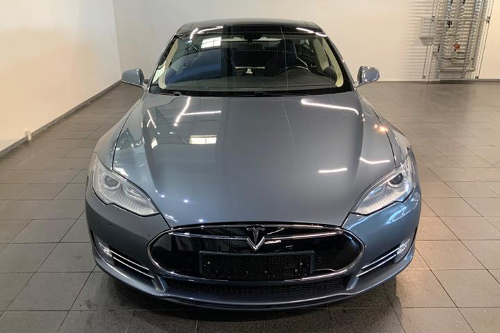 Grå Tesla Model S fra 2014