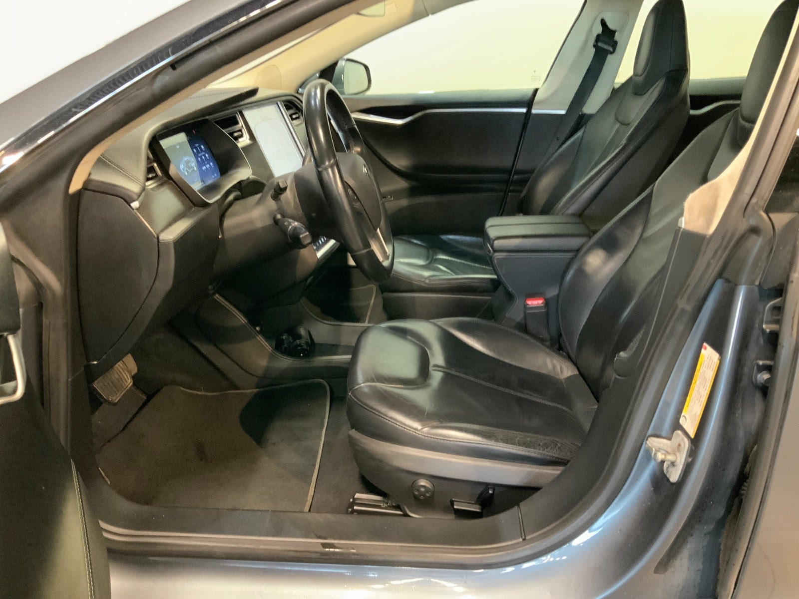 Grå Tesla Model S fra 2014