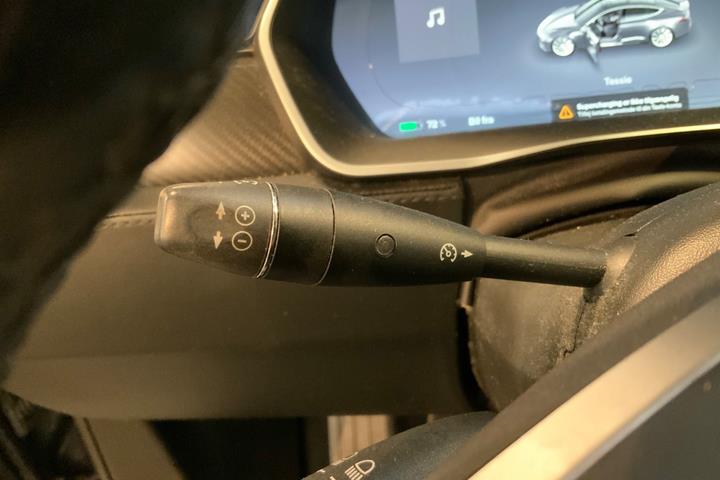 Grå Tesla Model S fra 2014