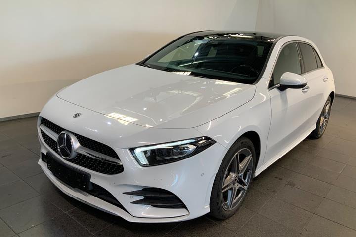 Hvid Mercedes A250 e fra 2021 set udefra