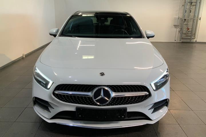 Hvid Mercedes A250 e fra 2021