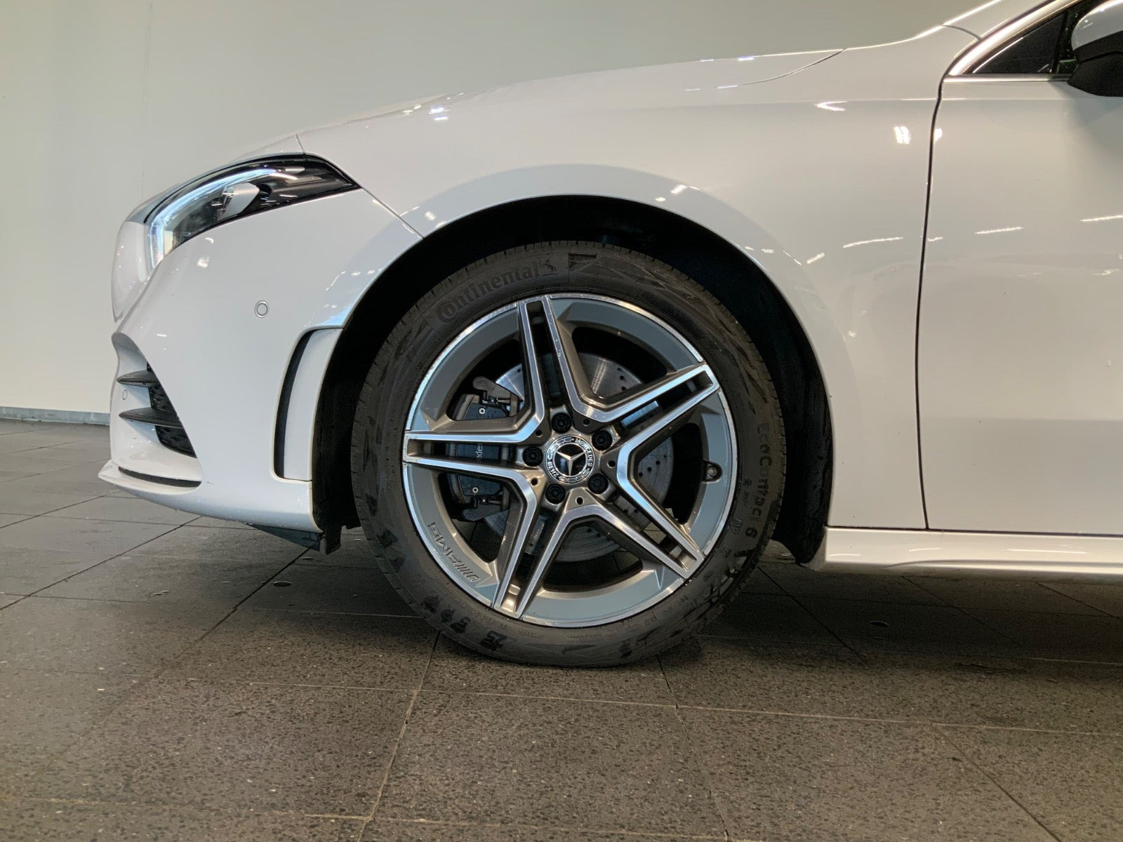 Hvid Mercedes A250 e fra 2021