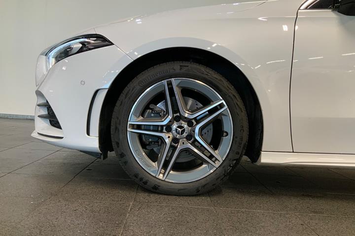Hvid Mercedes A250 e fra 2021