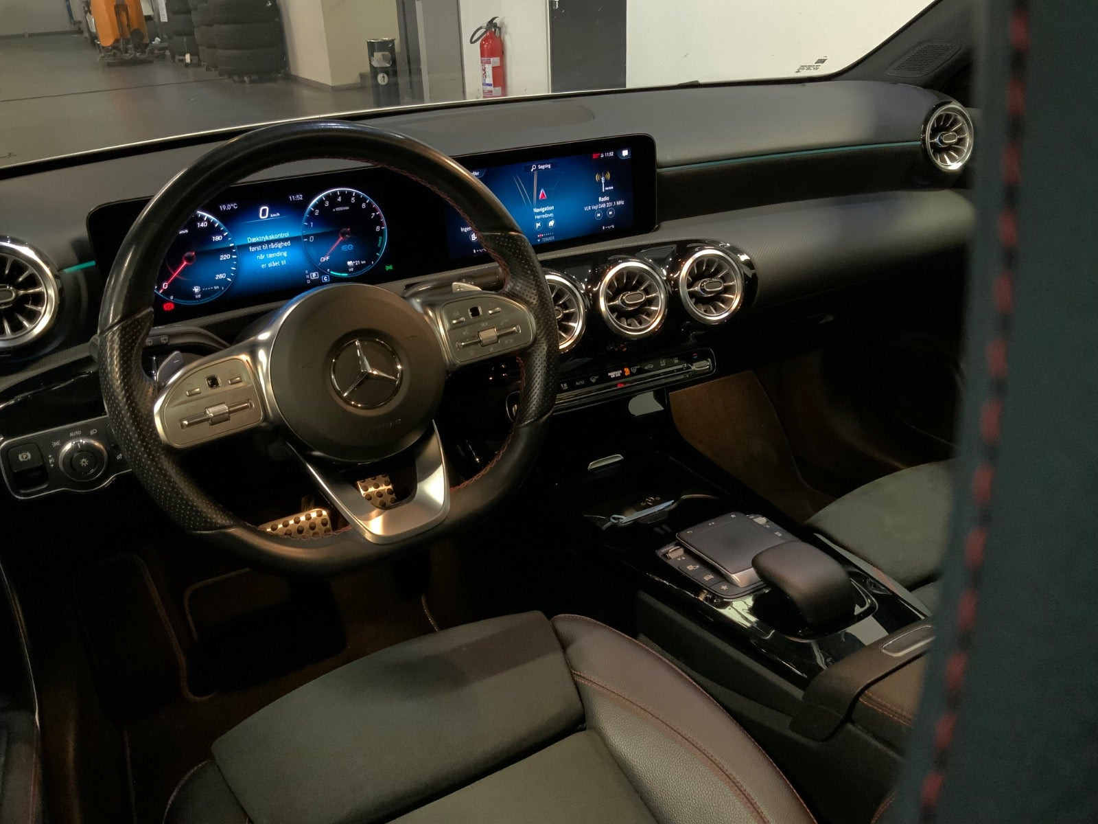 Hvid Mercedes A250 e fra 2021