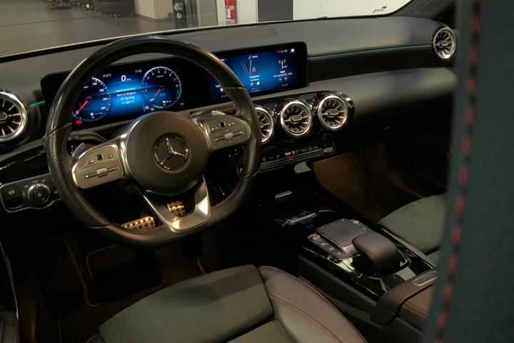 Hvid Mercedes A250 e fra 2021